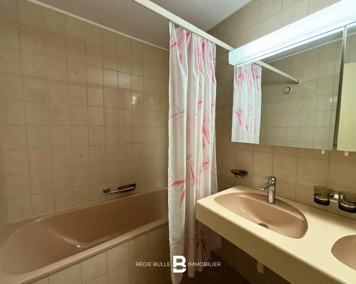 Appartement spacieux avec jardin - Photo 7 sur 8
