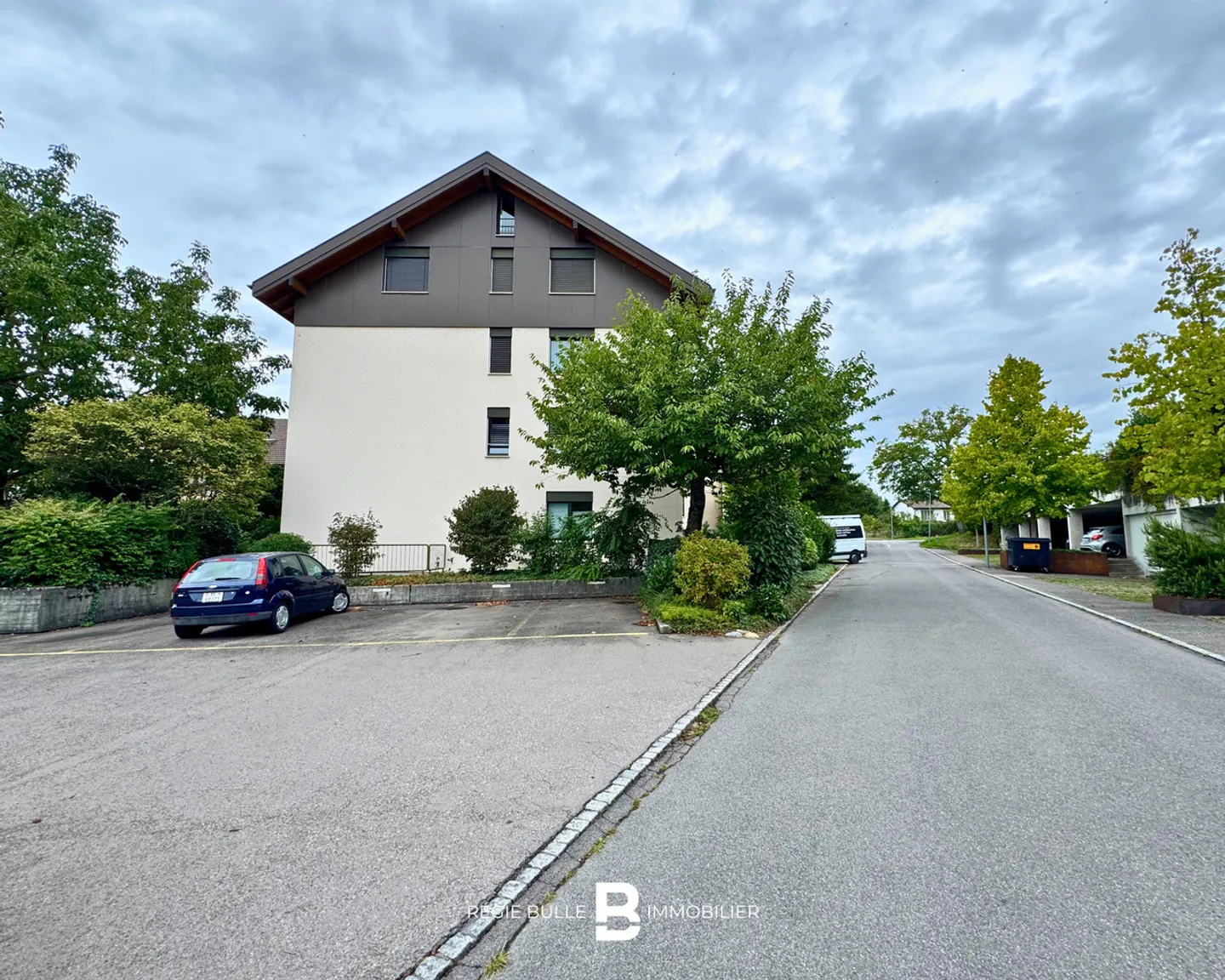 Appartement spacieux avec jardin - Photo 8 sur 8