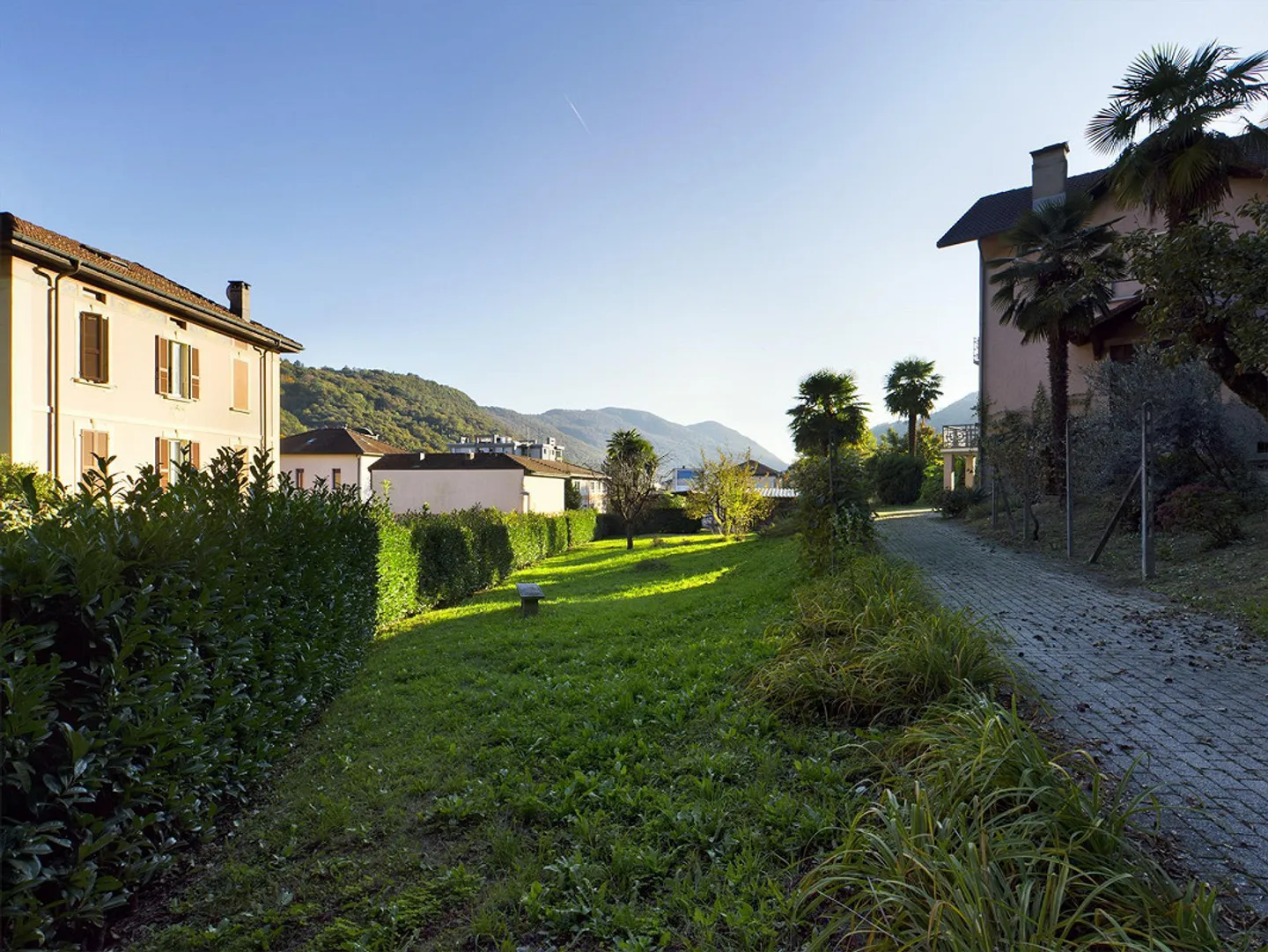 TERRENO EDIFICABILE con casa PLURIFAMILIARE. - Foto 24 di 25