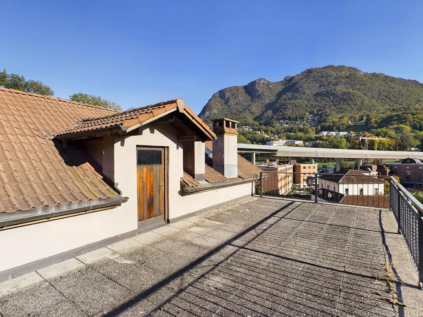 TERRENO EDIFICABILE con casa PLURIFAMILIARE. - Foto 17 di 25