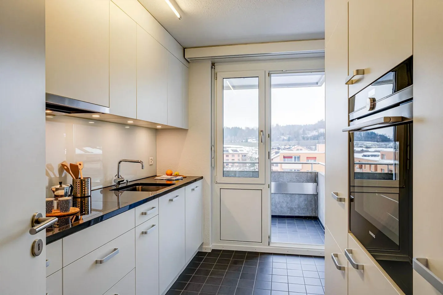 Appartement ultramoderne dans un quartier résidentiel prisé - Photo 1 sur 10