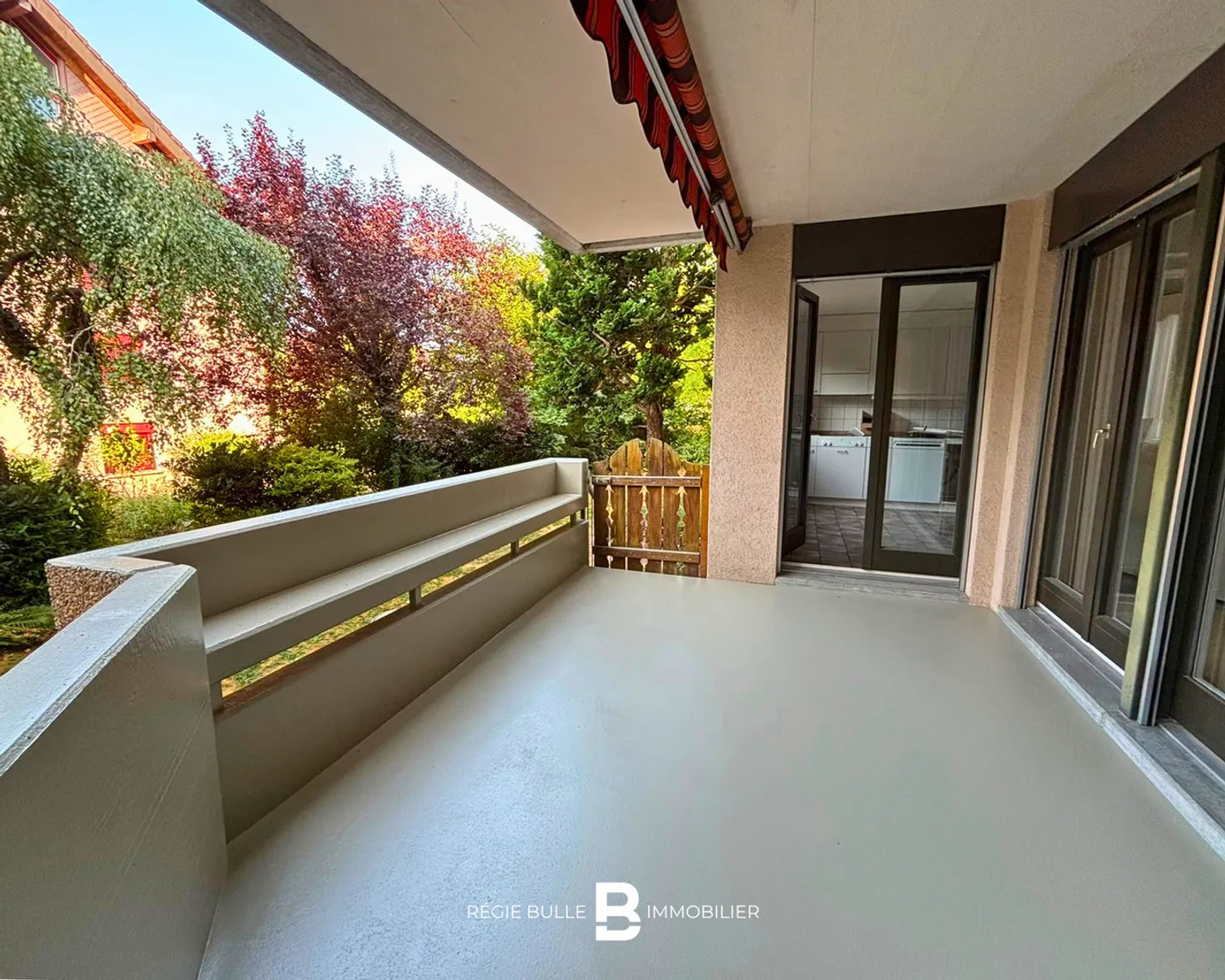 Appartement spacieux avec jardin - Photo 2 sur 8