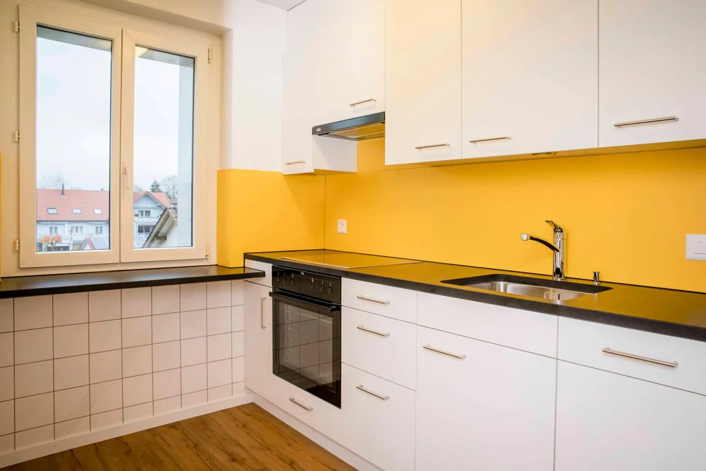 Appartamento da sogno con balcone - moderno appartamento 2.5 stanze - Foto 2 di 9