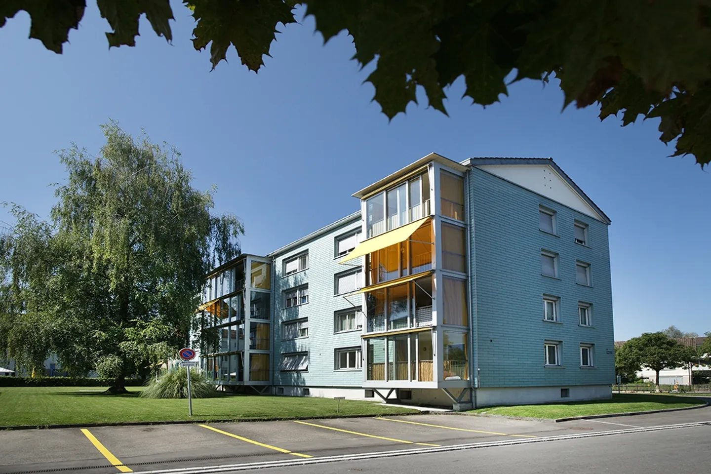 beautiful 4 room apartment with large glazed porch - Photo 3 of 17