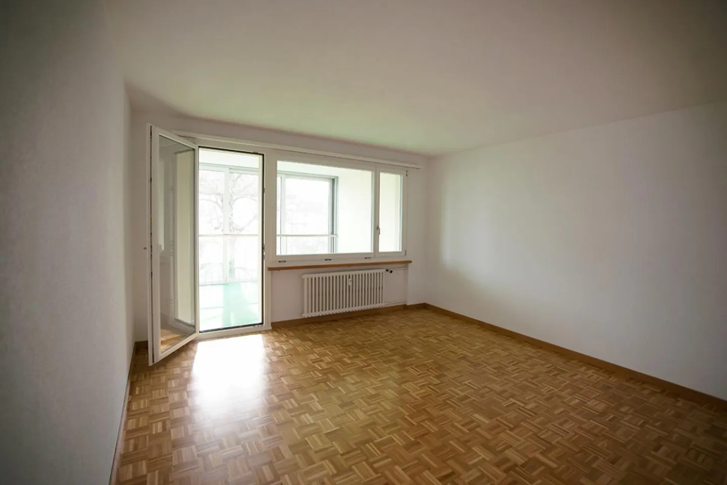 beautiful 4 room apartment with large glazed porch - Photo 7 of 17