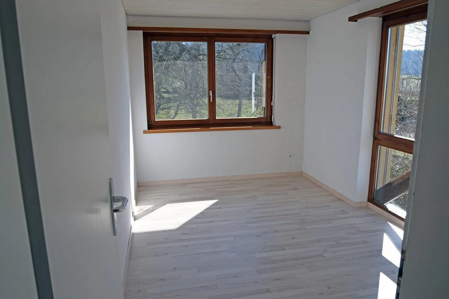 Incantevole appartamento su due livelli di 5½ locali con splendido giardino in affitto - Foto 3 di 8