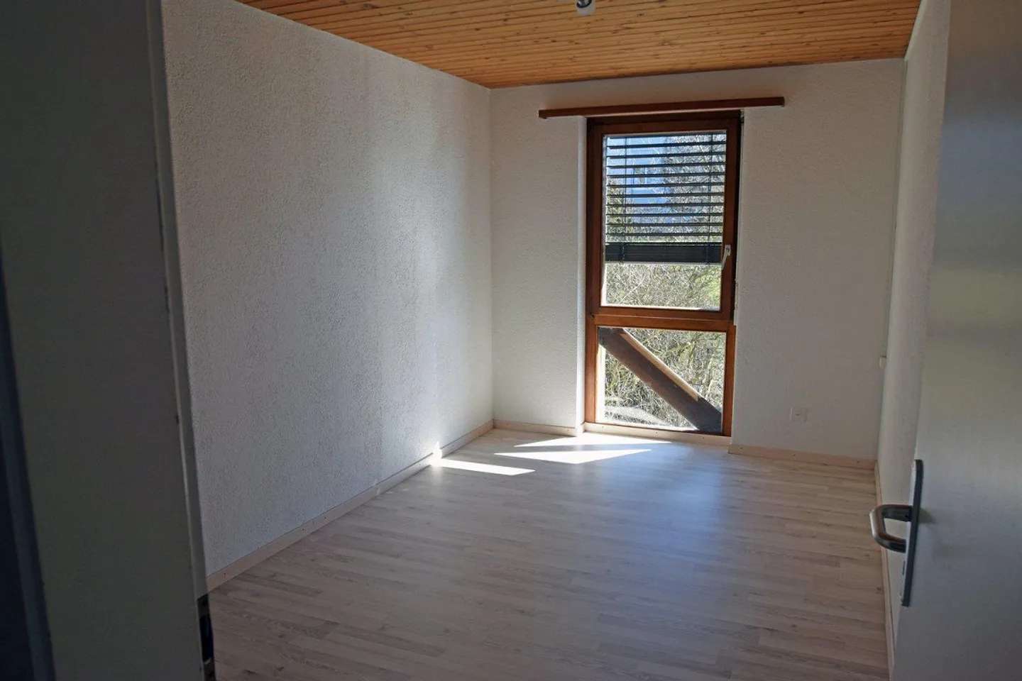 Incantevole appartamento su due livelli di 5½ locali con splendido giardino in affitto - Foto 5 di 8