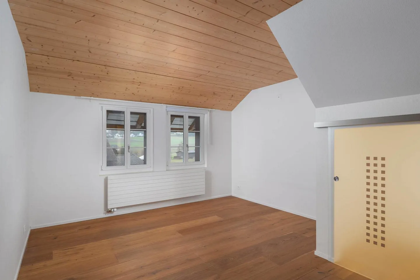 Charming Townhouse with Garden - Photo 9 of 13