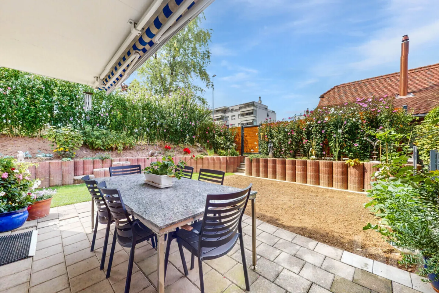 Casa a schiera familiare con grande giardino - Foto 10 di 12