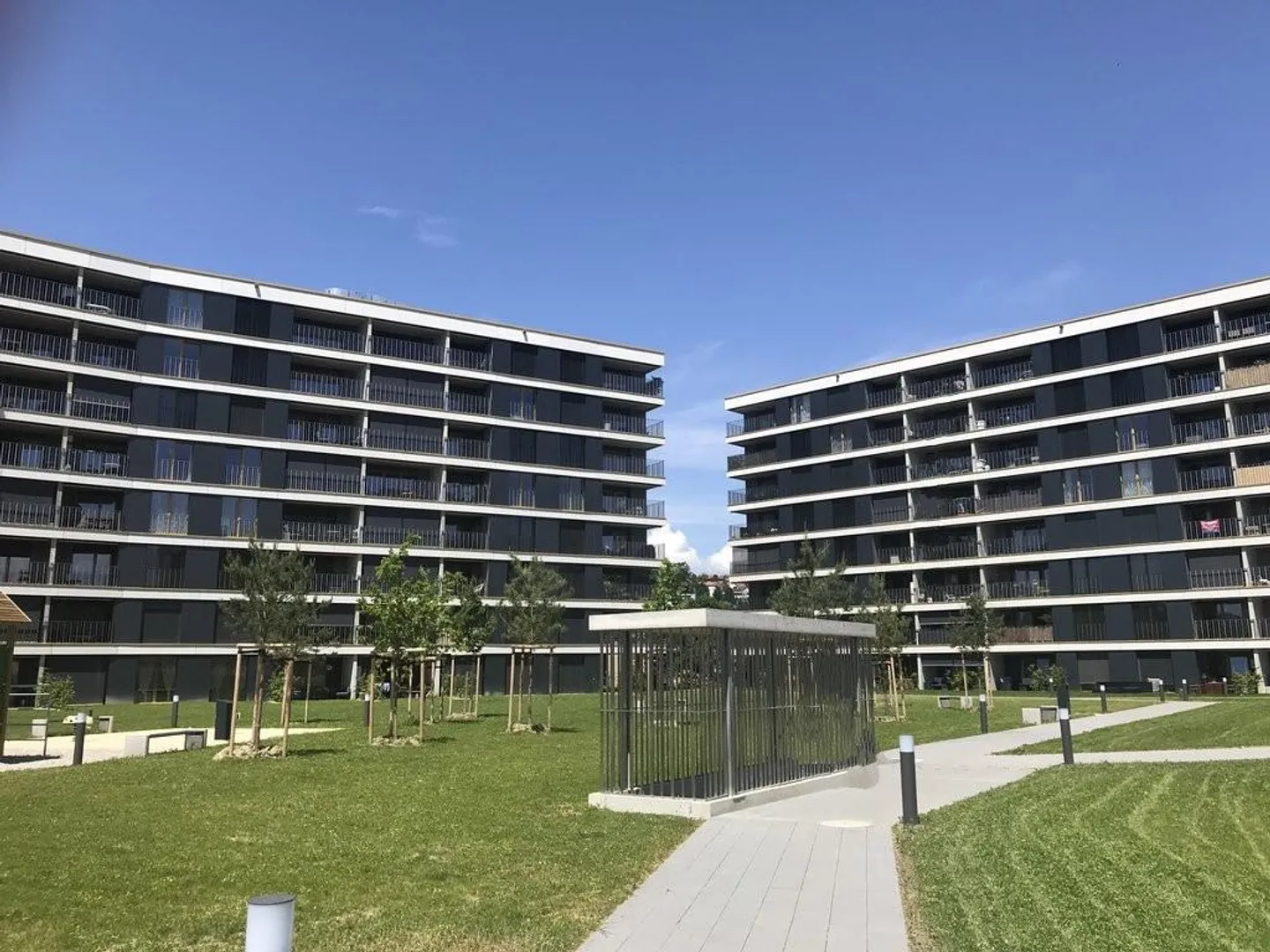 An oasis of greenery located in the heart of western Lausanne - Photo 1 of 8