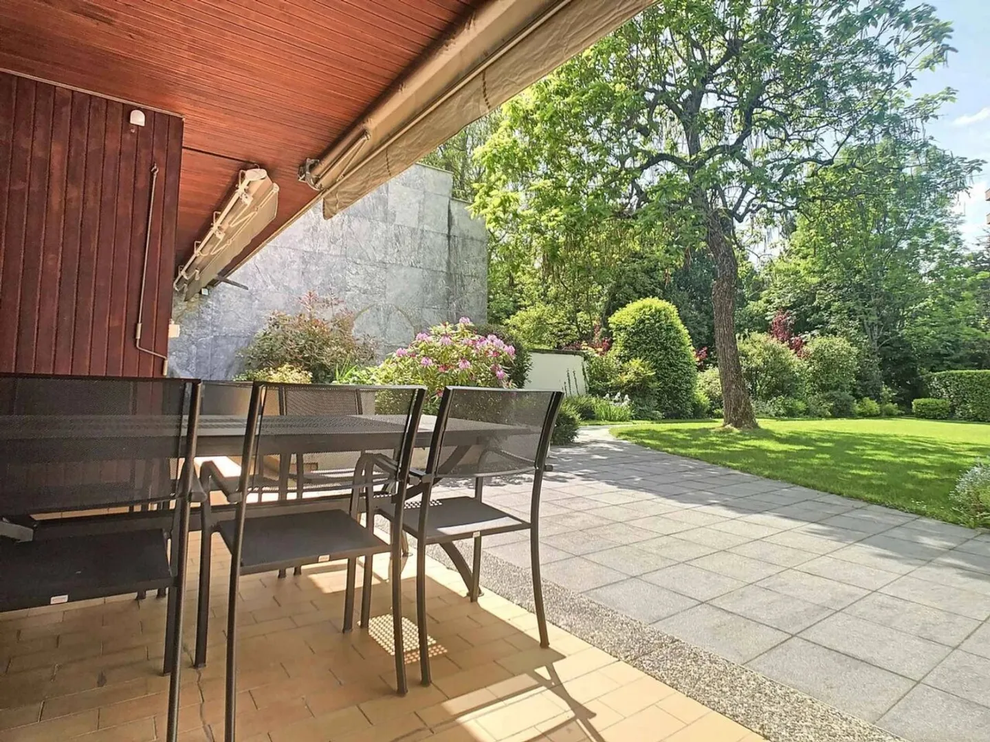 LE GRAND-SACONNEX | MAGNIFIQUE TOWNHOUSE 11 PIÈCES - Photo 8 sur 12