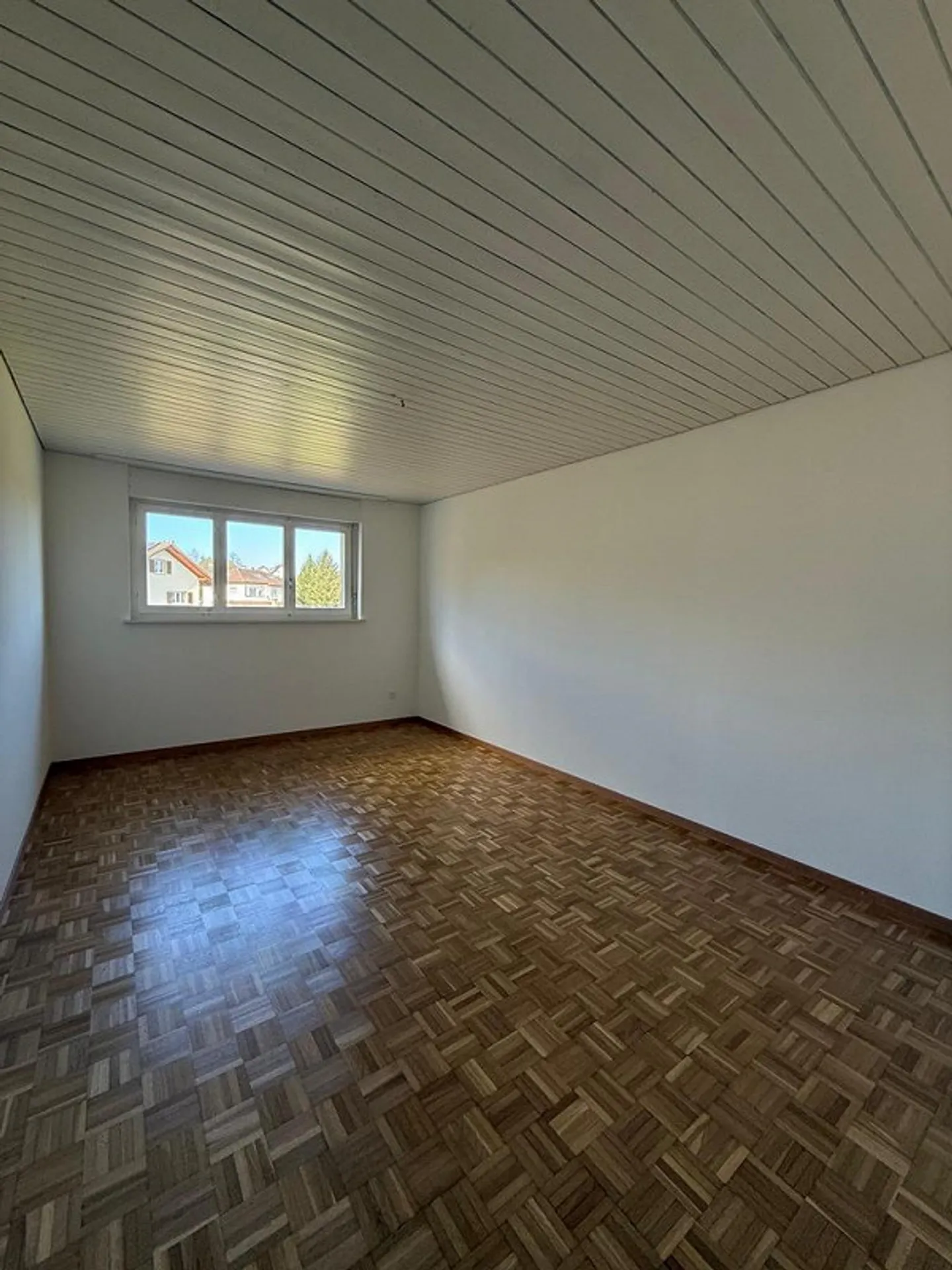 Bright 3.5-room attic apartment with balcony / Rent promotion - Photo 7 of 12