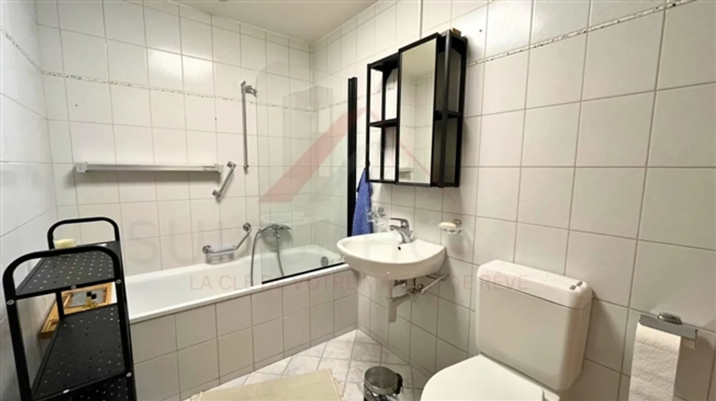 Appartement rénové avec jardin - Photo 8 sur 9