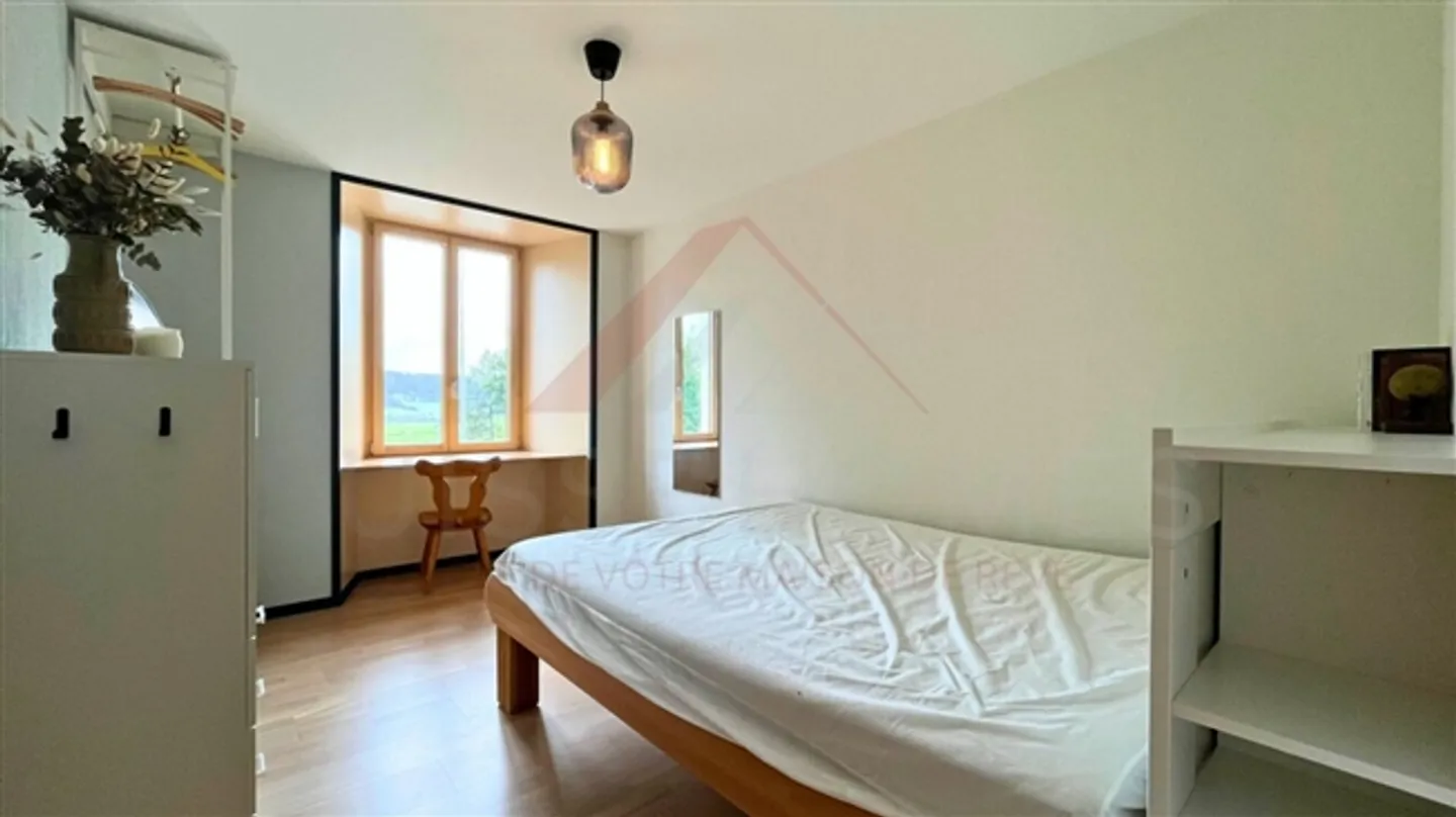 Appartement rénové avec jardin - Photo 5 sur 9