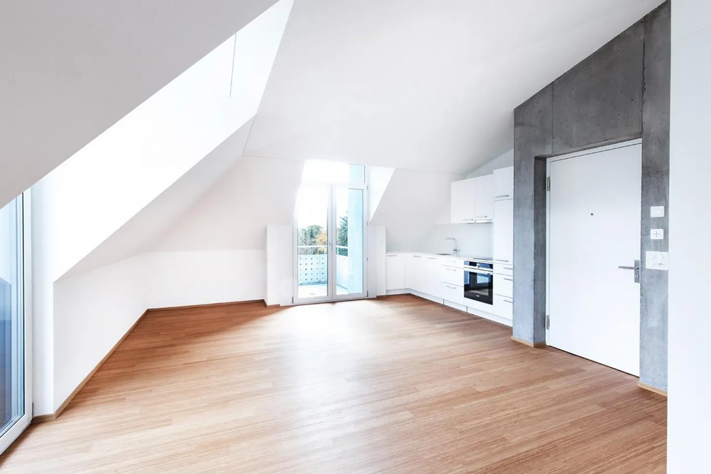 Modern Apartment - Photo 4 of 6