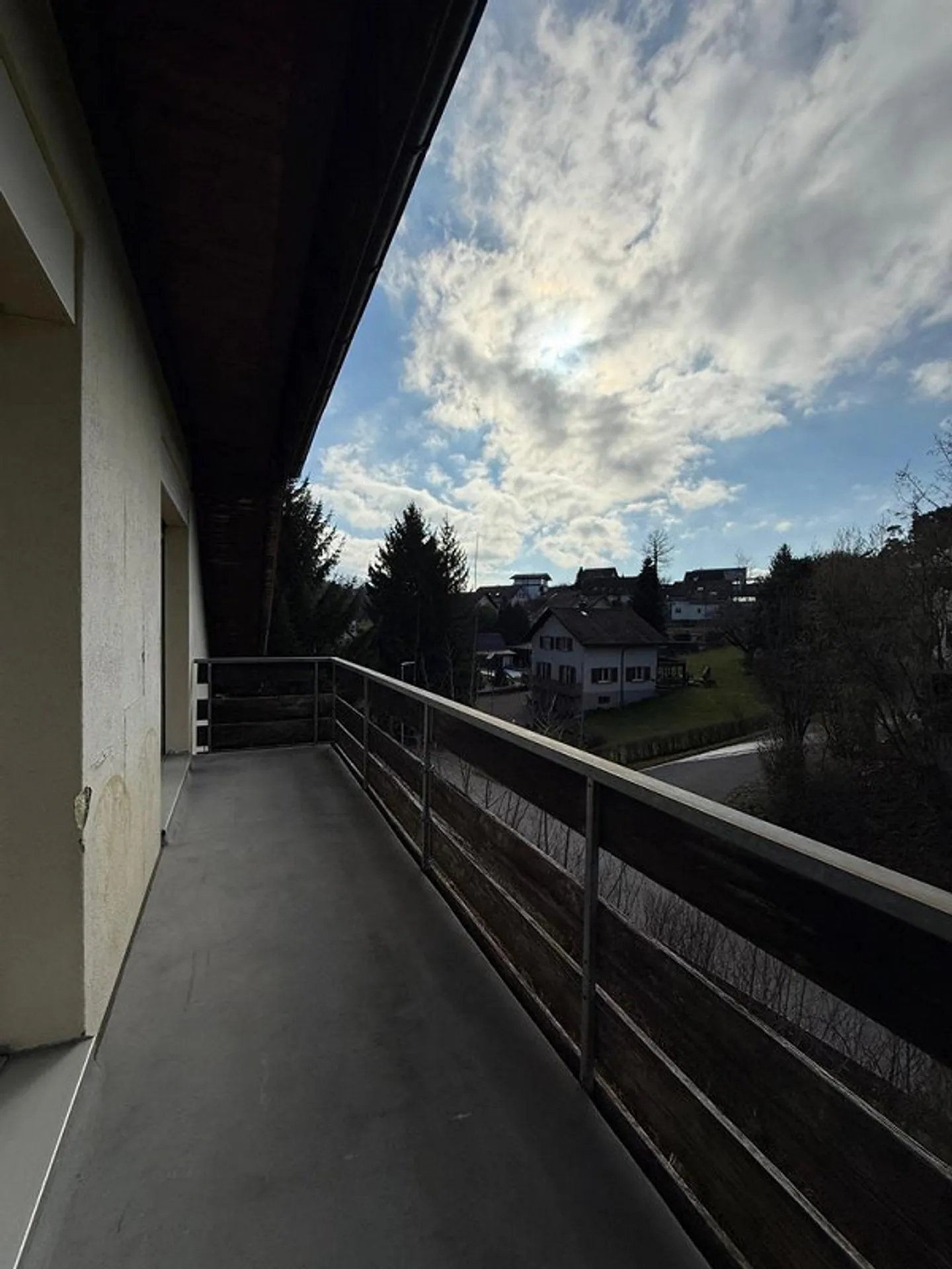 Bright 3.5-room attic apartment with balcony / Rent promotion - Photo 11 of 12