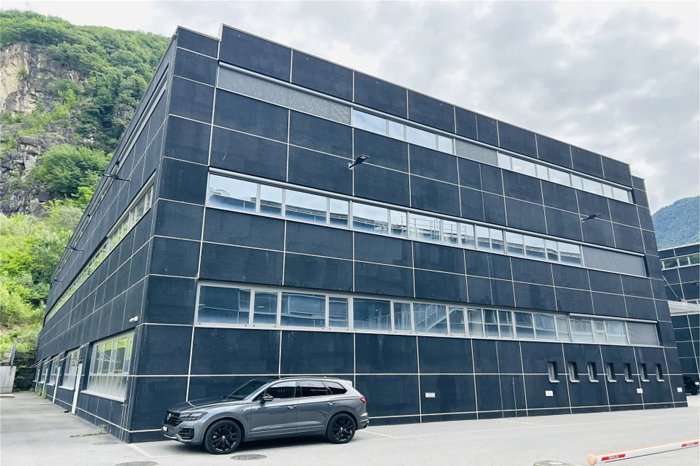 Große Gewerbeflächen im CAST-CASTIONE Zentrum - Foto 1 von 13