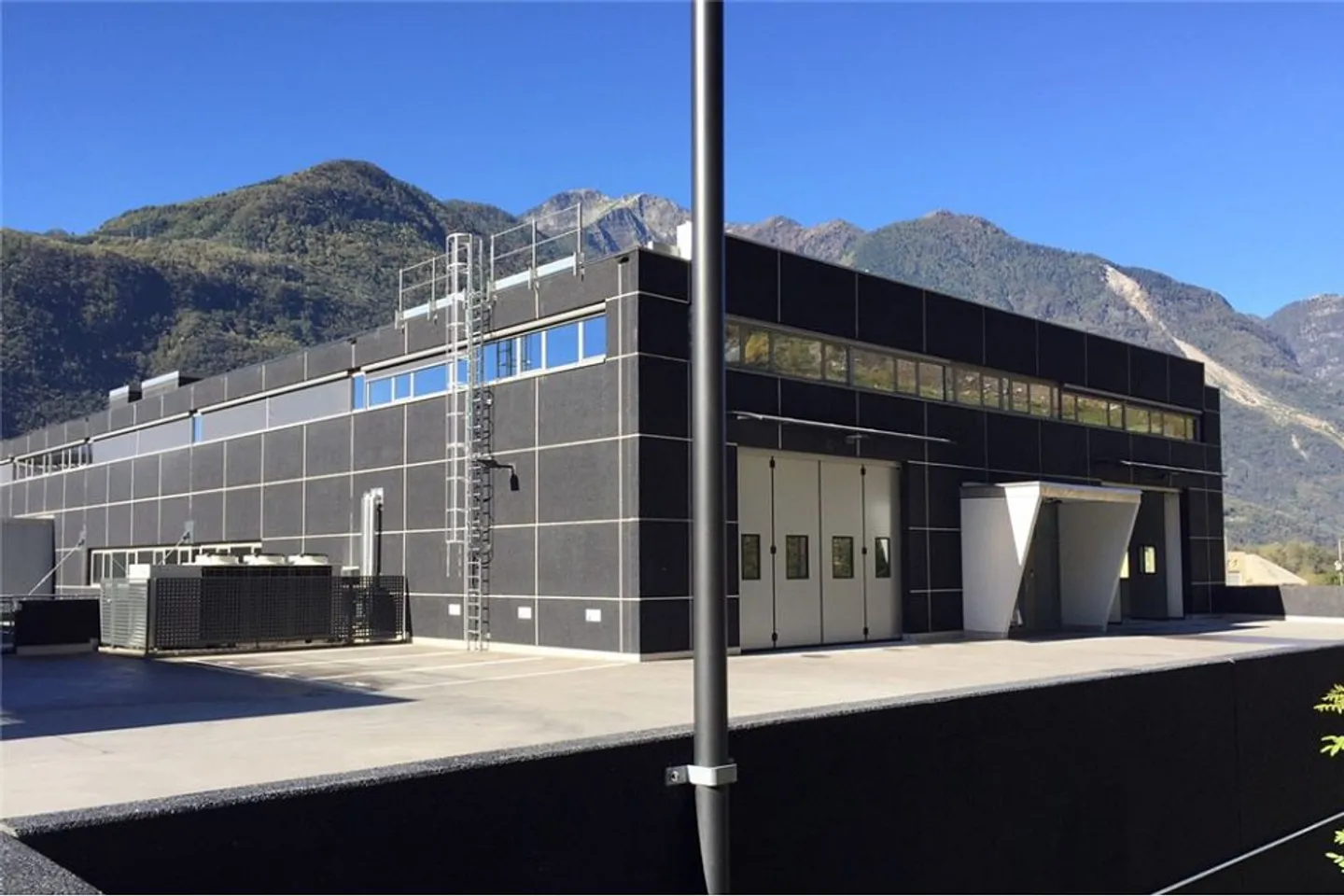 Große Gewerbeflächen im CAST-CASTIONE Zentrum - Foto 4 von 13