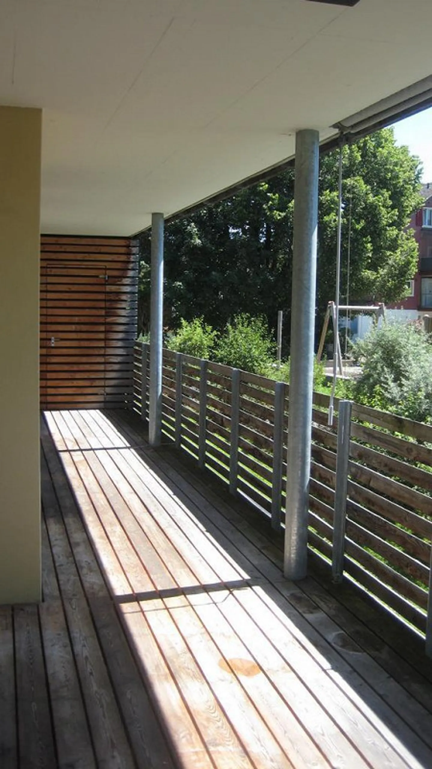 Quiet apartment with large balcony in family neighborhood - Photo 9 of 11