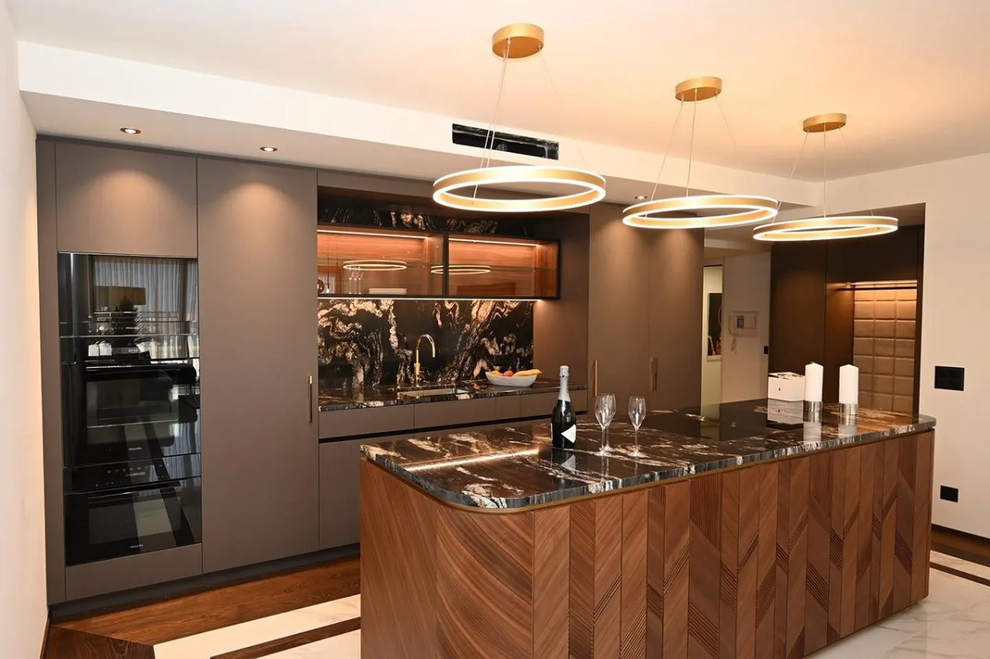 Appartamento di Lusso con Vista - Foto 1 di 18