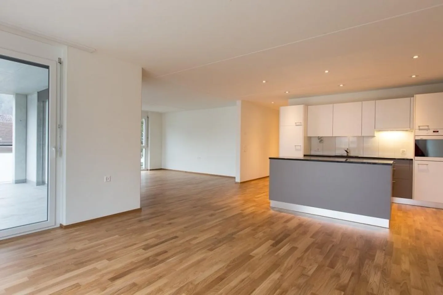 Spacious apartment for rent! - Photo 1 of 9