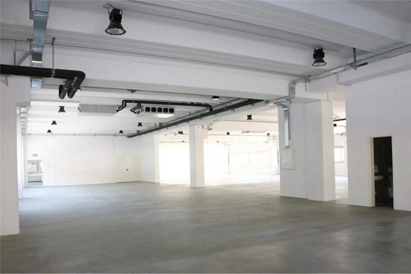 Große Gewerbeflächen im CAST-CASTIONE Zentrum - Foto 8 von 13