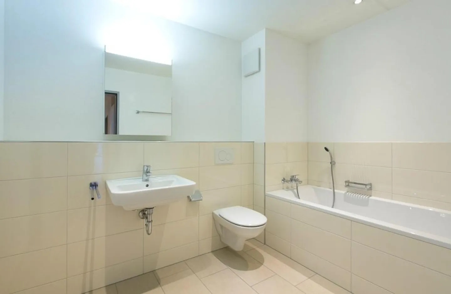 Spacious apartment for rent! - Photo 7 of 9