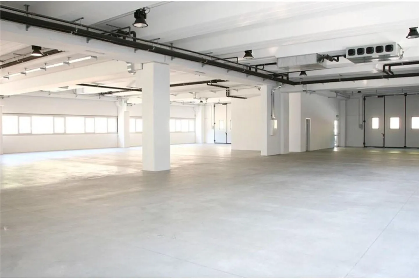 Große Gewerbeflächen im CAST-CASTIONE Zentrum - Foto 9 von 13
