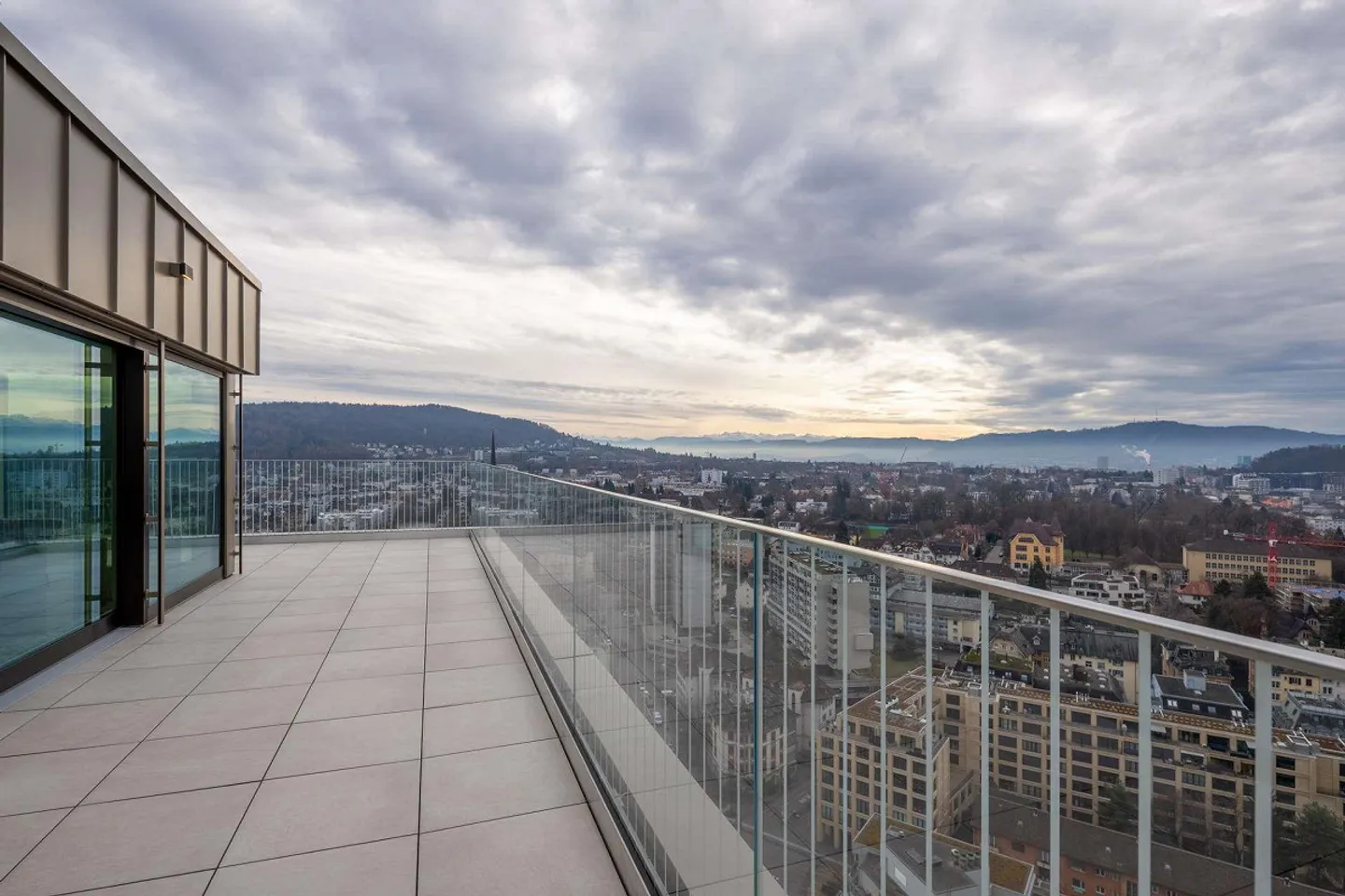 City Penthouse Triplex with Distant View - Photo 11 of 13