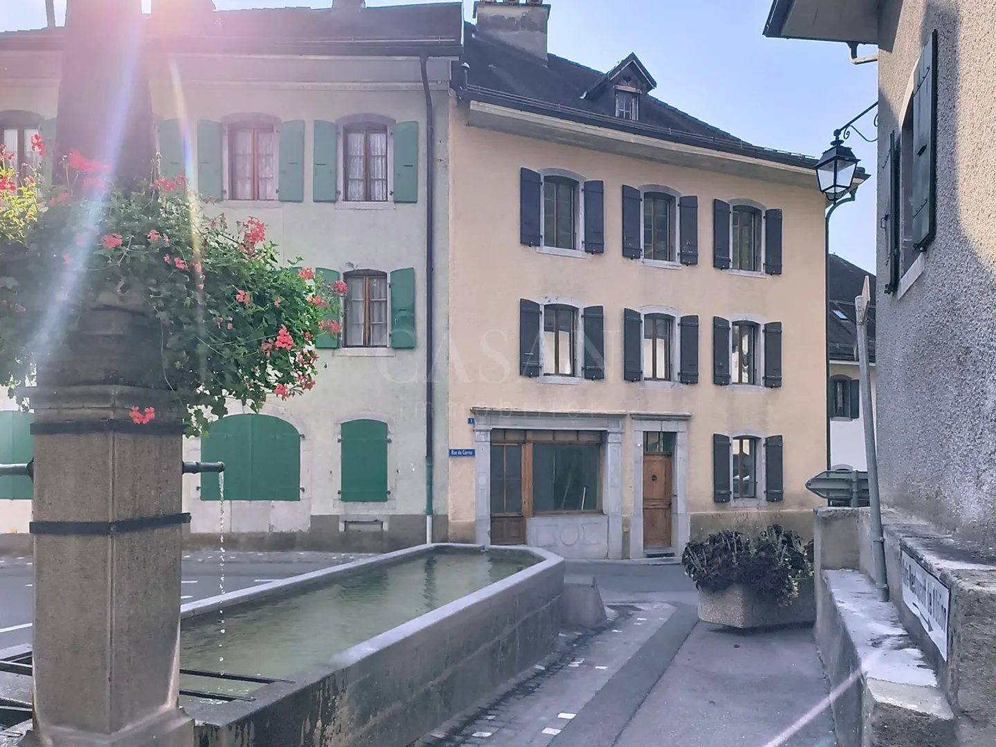 Zweieinhalb-Zimmer-Wohnung im 1. oder 2. Stock mit Veranda - Foto 1 von 9