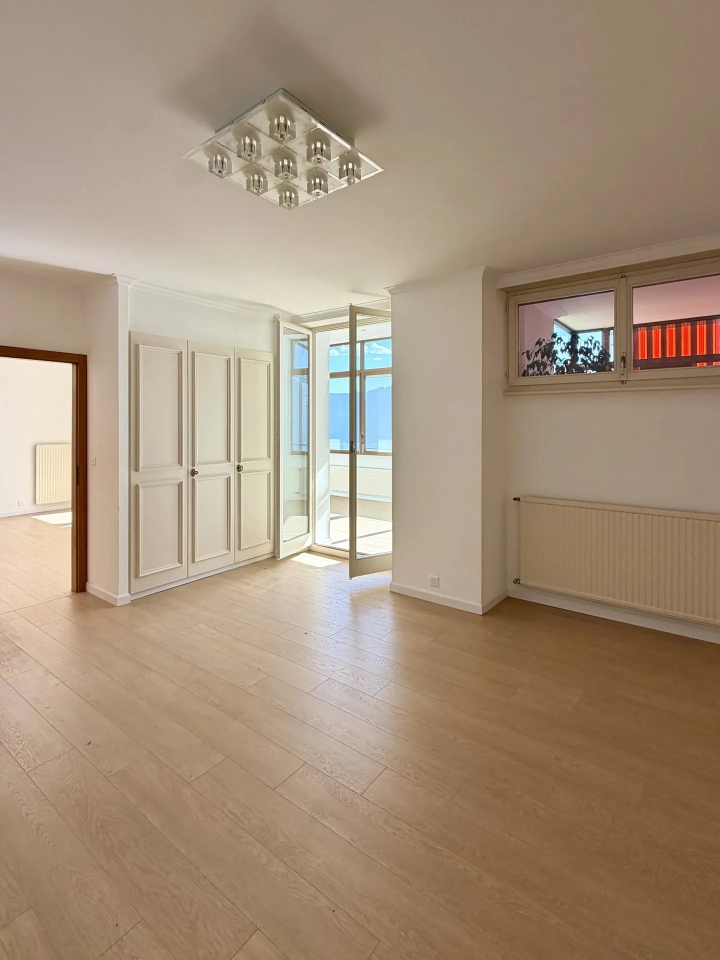 Appartamento spazioso con vista lago - Foto 5 di 10
