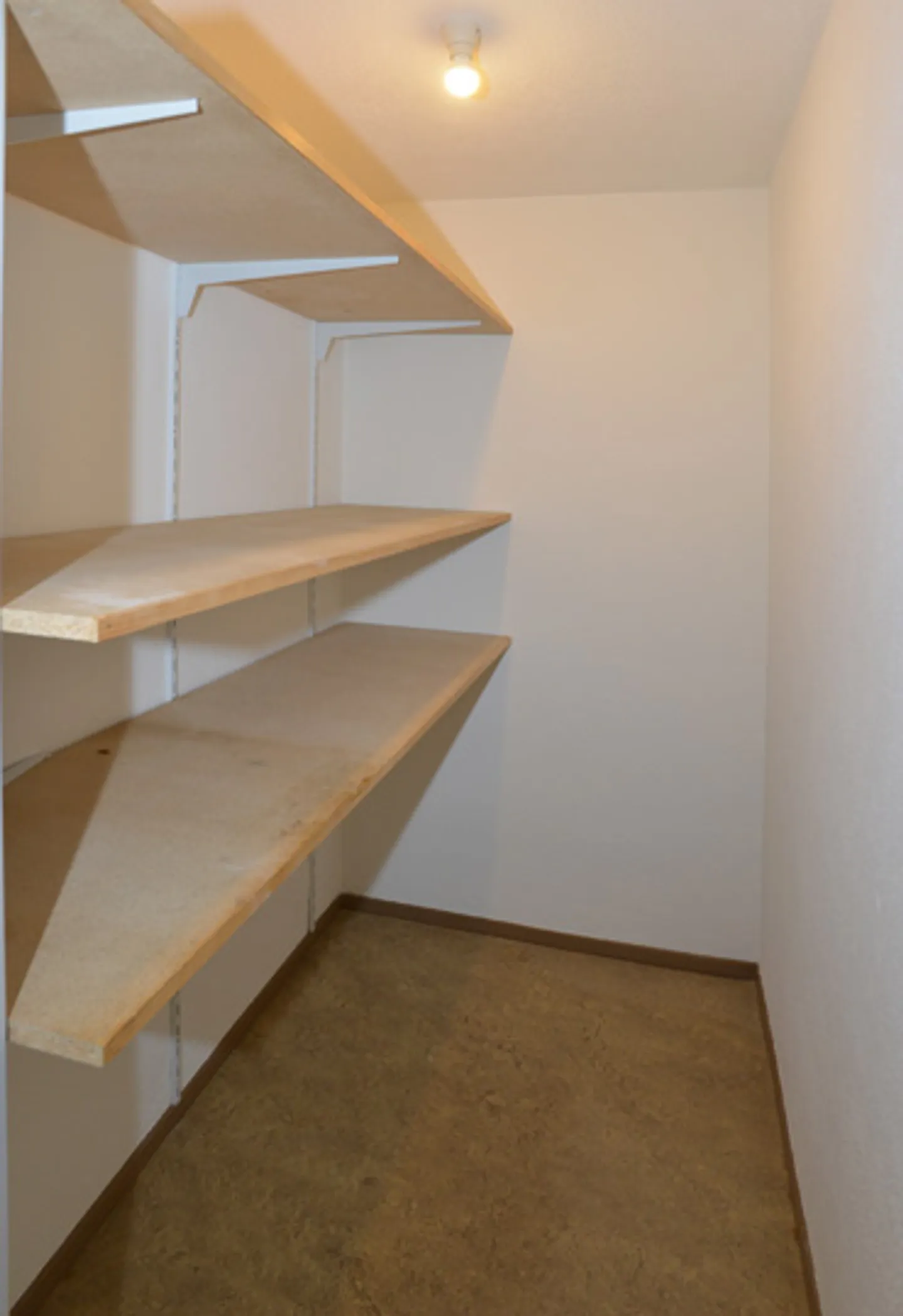 Modernes Apartment in Oberwinterthur - Foto 2 von 6