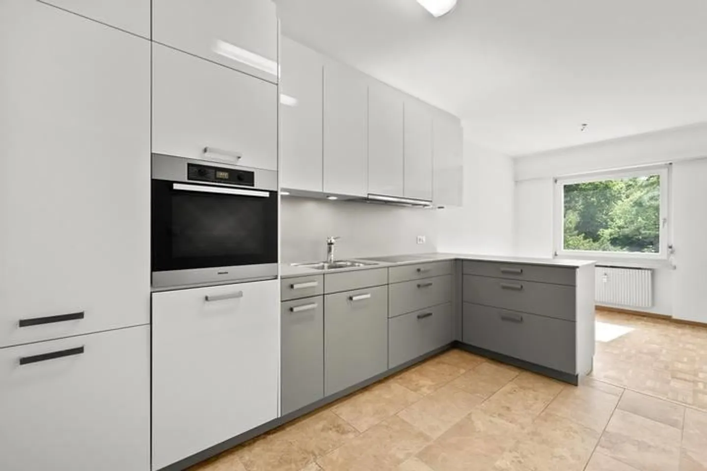 SPACIOUS COMFORTABLE APARTMENT WITH FIREPLACE IN LIESTAL - Photo 4 of 9