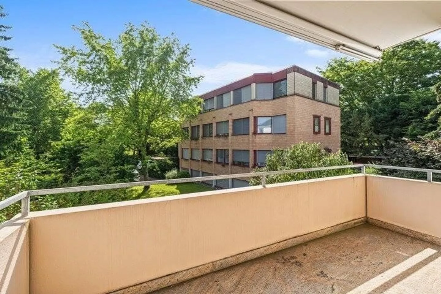 SPACIOUS COMFORTABLE APARTMENT WITH FIREPLACE IN LIESTAL - Photo 7 of 9