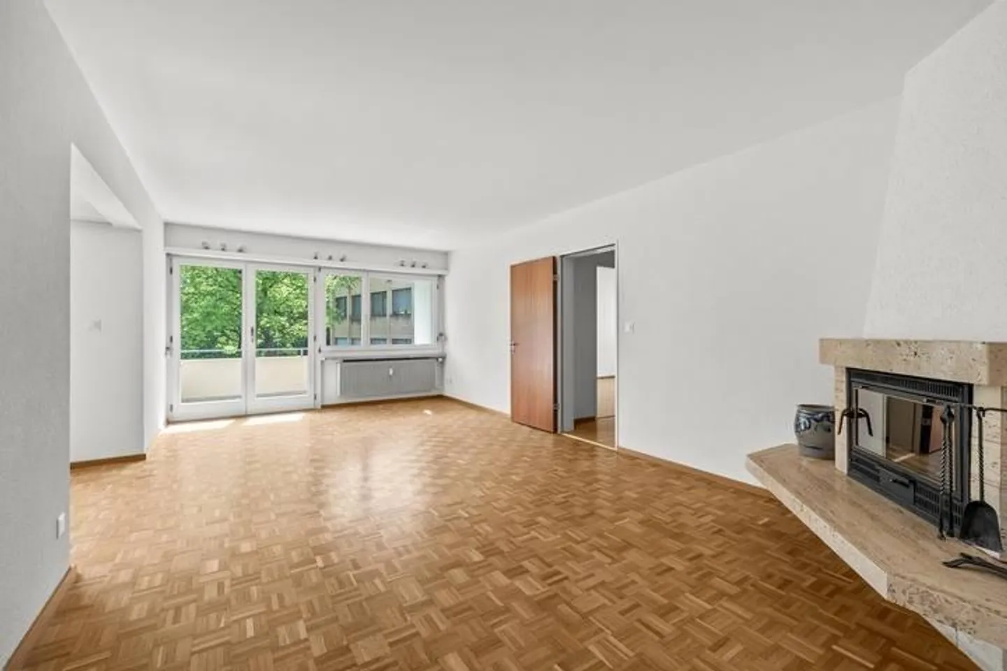 SPACIOUS COMFORTABLE APARTMENT WITH FIREPLACE IN LIESTAL - Photo 8 of 9