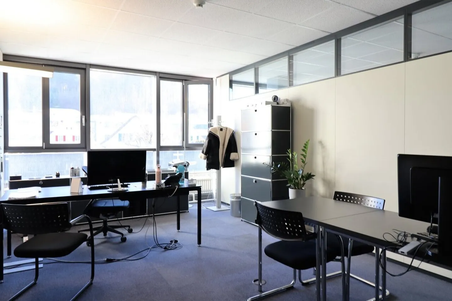 Spazio commerciale libero di un totale di 4'376 m² - Foto 8 di 12