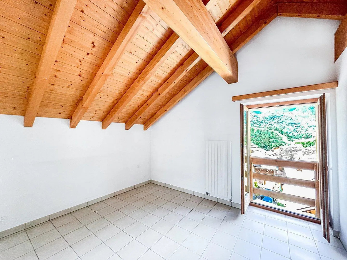 Ticino: Single-family house with garden and garage - Photo 10 of 15