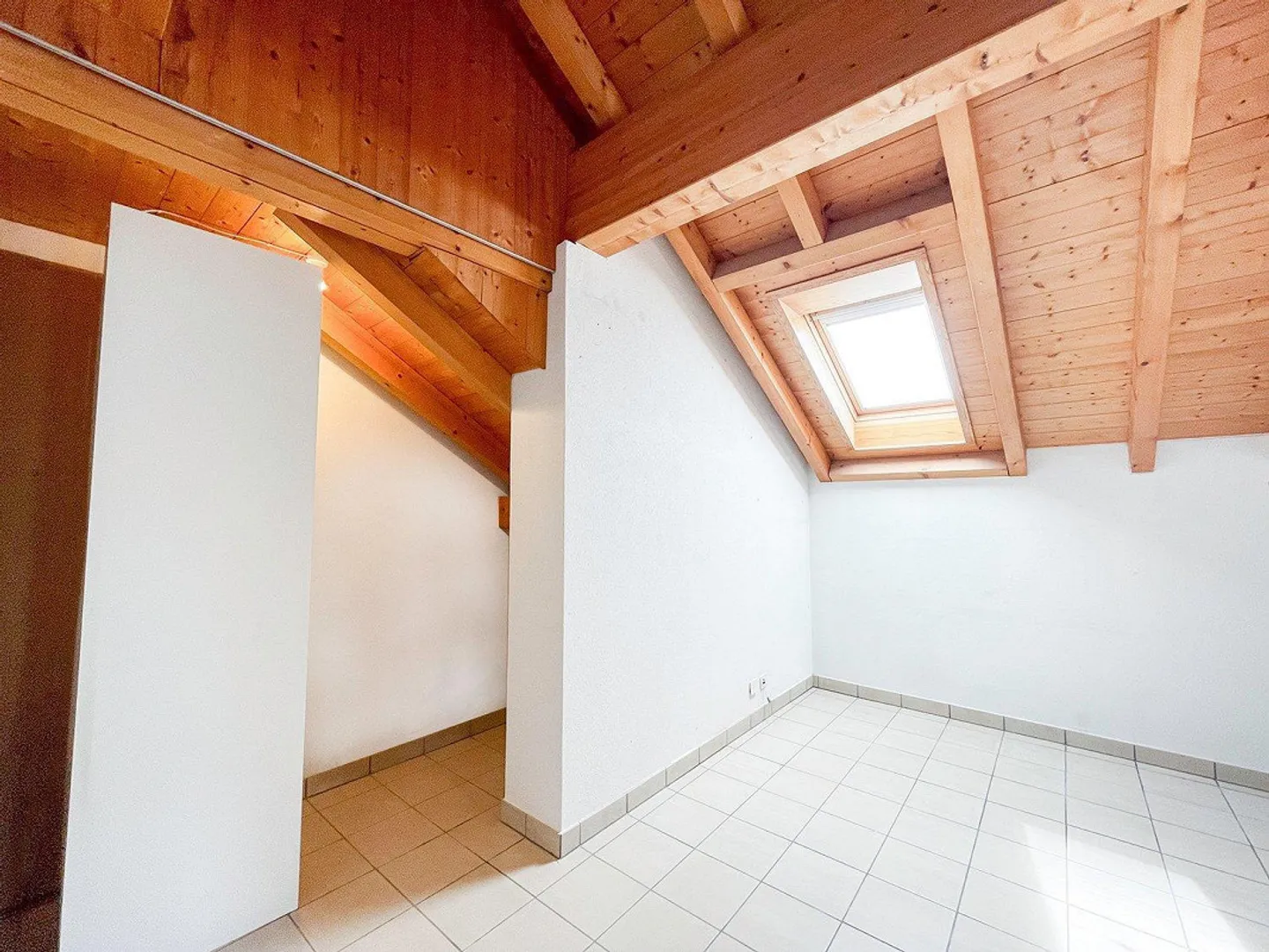Ticino: Single-family house with garden and garage - Photo 12 of 15