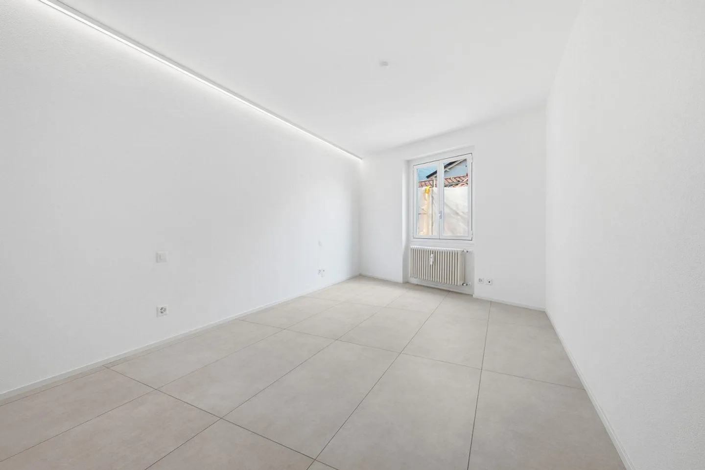 Appartement élégant de 3,5 pièces entièrement rénové dans le centre historique d'Ascona - Photo 6 sur 7