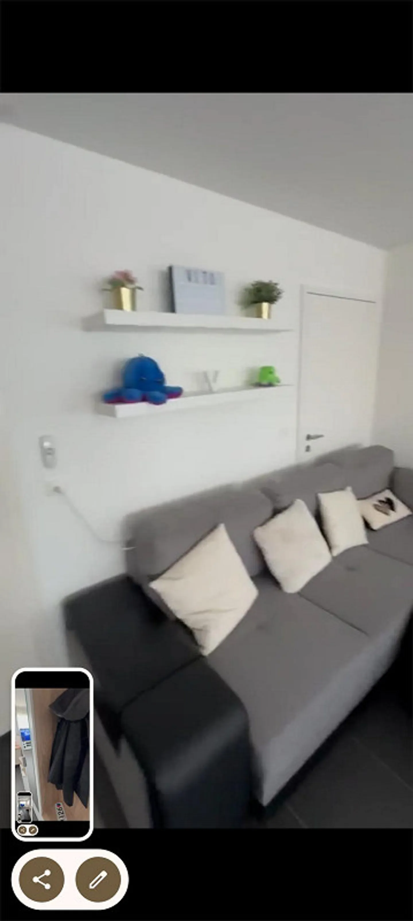 Ground floor apartment with large seating area, near train station - Photo 9 of 10
