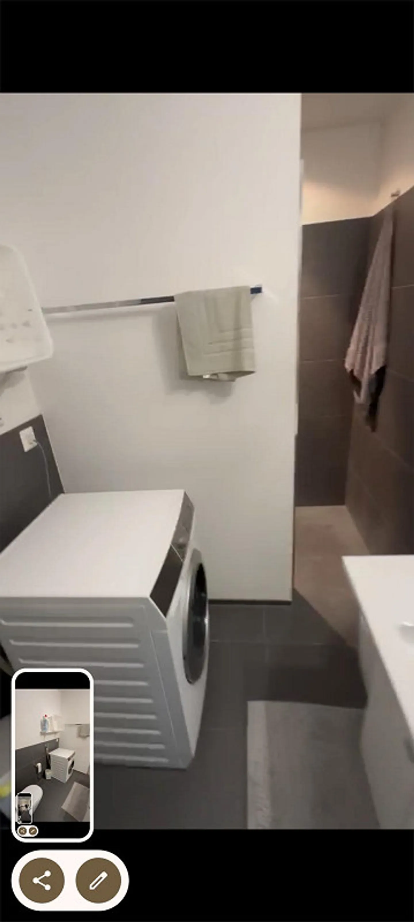 Ground floor apartment with large seating area, near train station - Photo 5 of 10