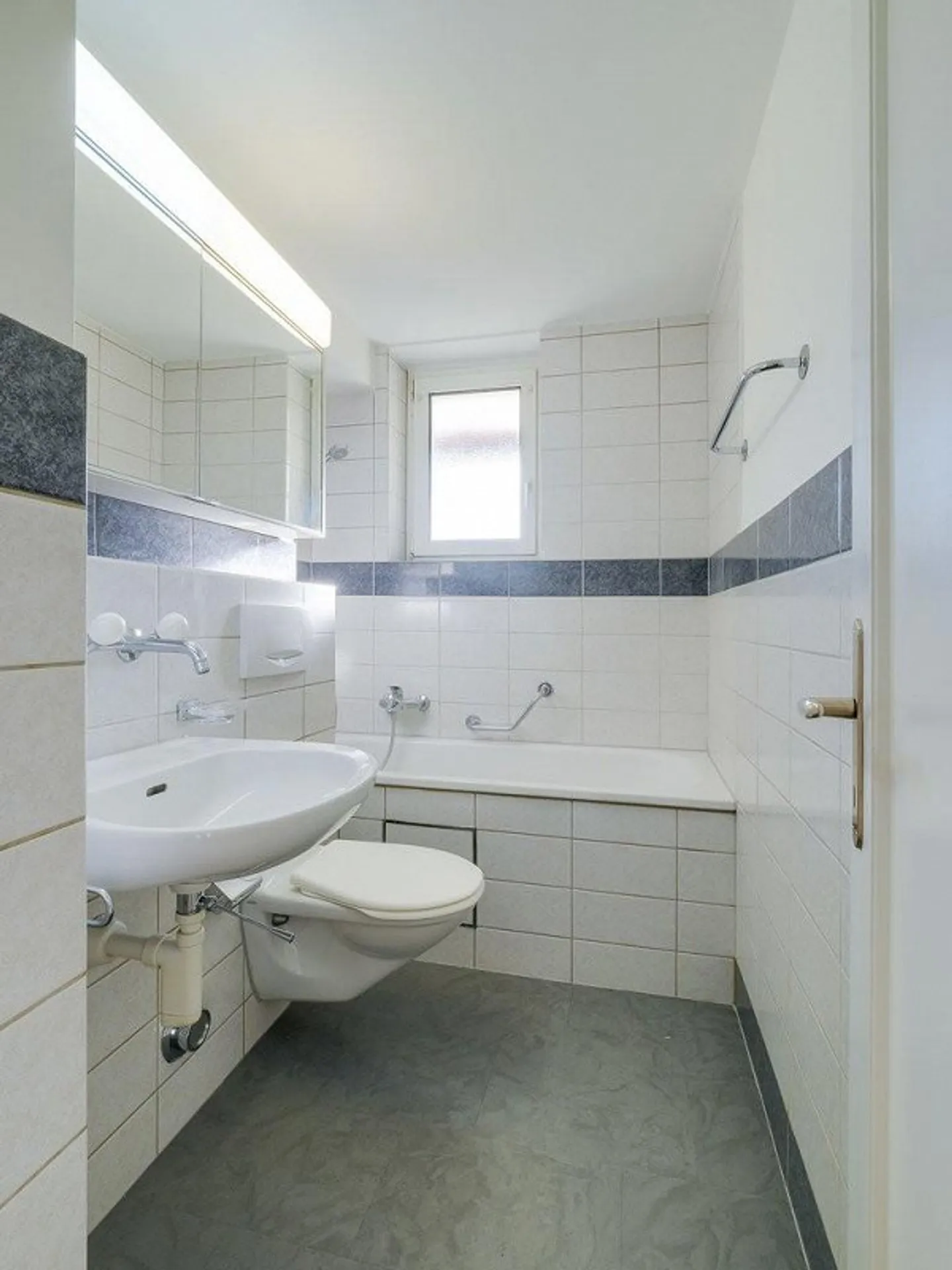 Looking for your first apartment? - Photo 3 of 6