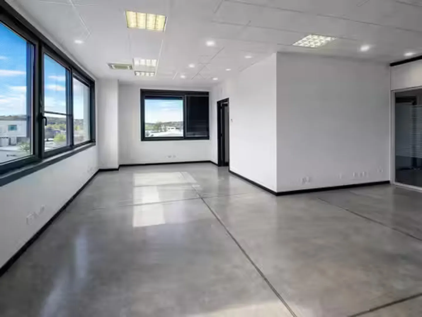 Moderne Büros zu vermieten - Foto 1 von 5