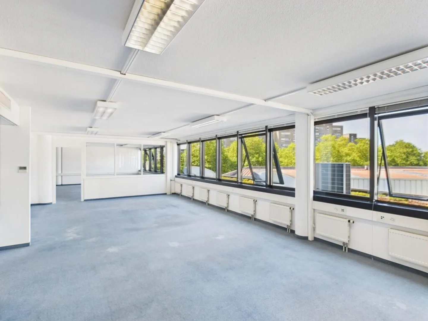 Ufficio spazioso di 175 m2 in un edificio in posizione strategica - Foto 1 di 6