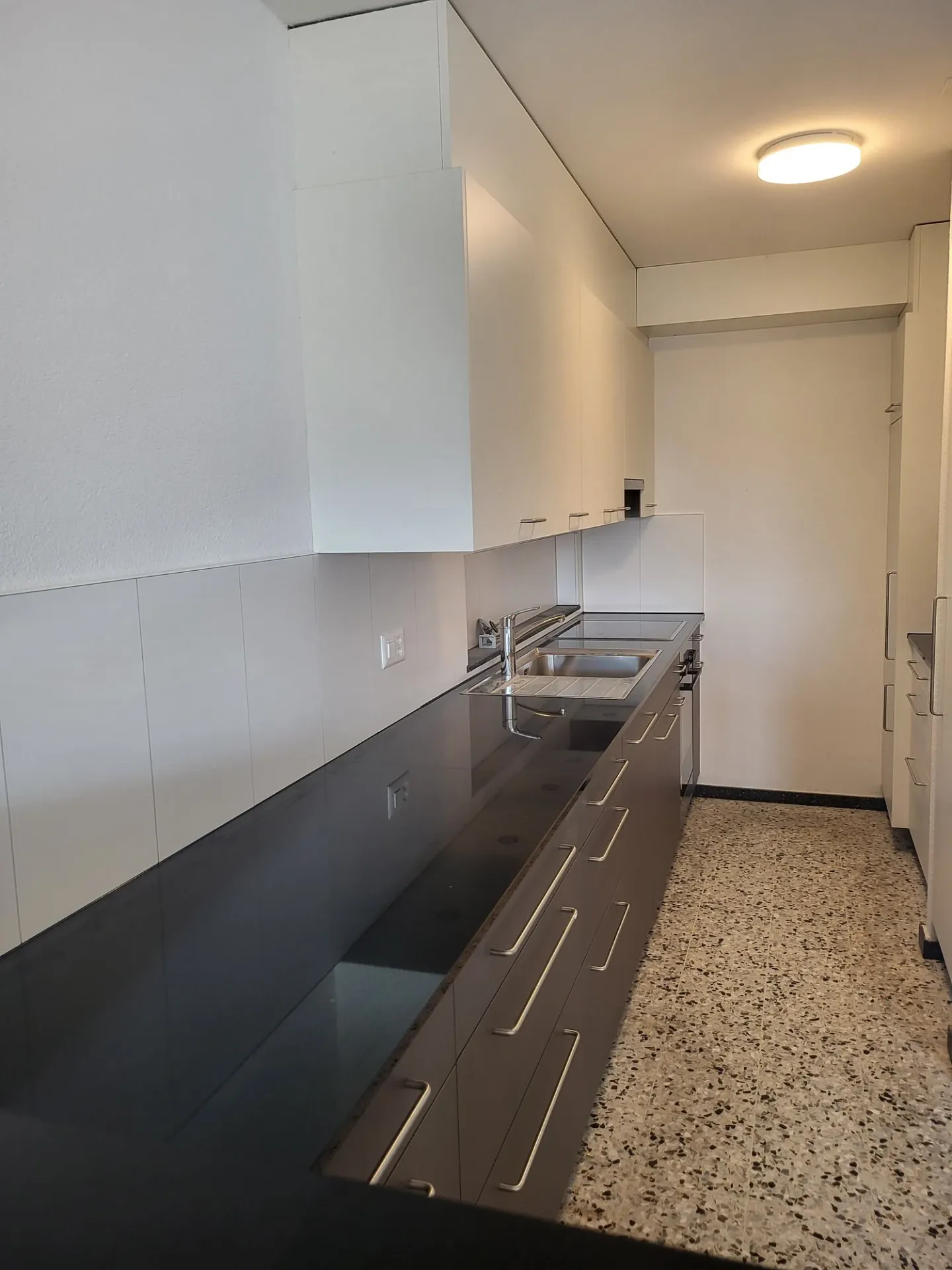 Extraordinary 4.5-room apartment with various balconies and elevator in Biel - Photo 5 of 11