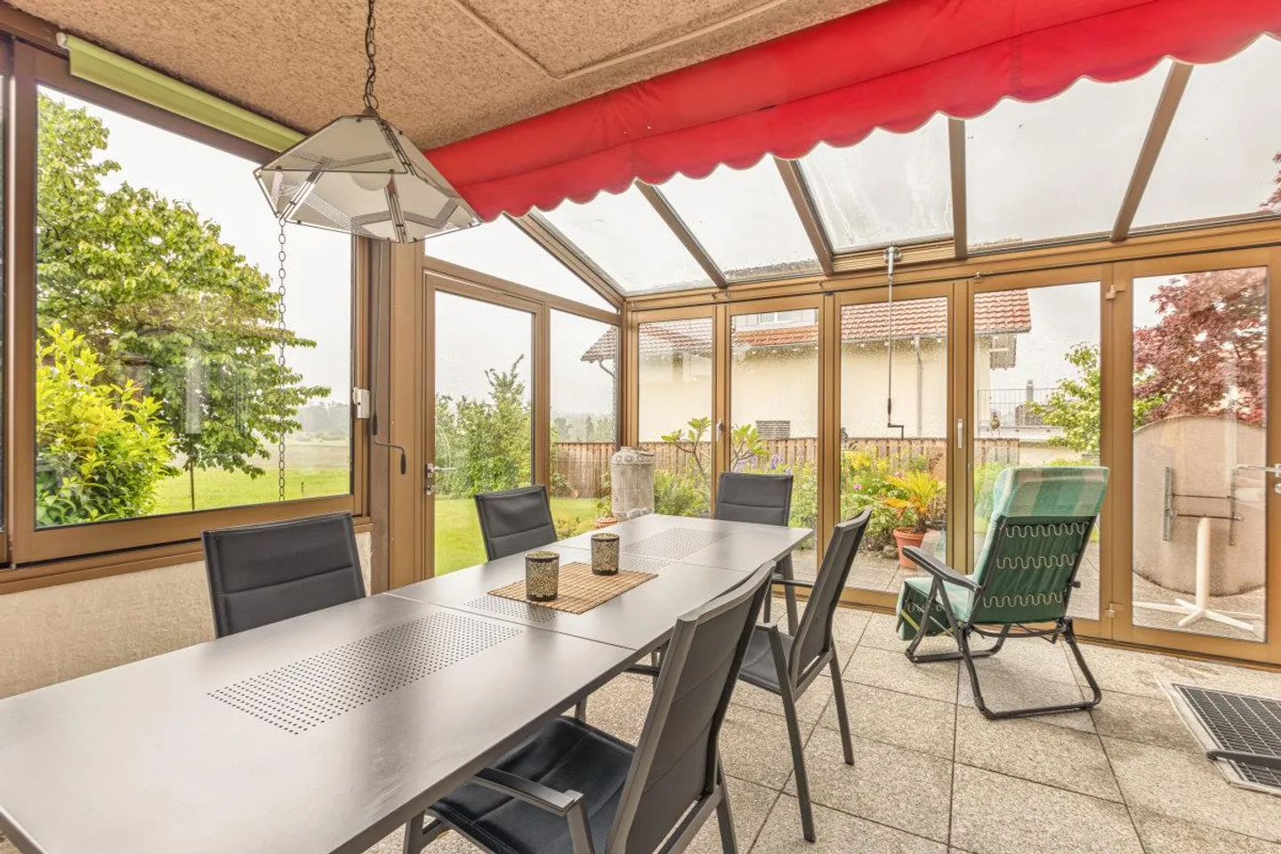 Ampia casa unifamiliare con fascino e vista in una zona residenziale privilegiata - Foto 8 di 14