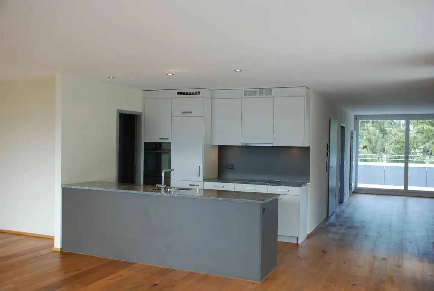 Exclusive penthouse apartment with two large terraces - Photo 3 of 8