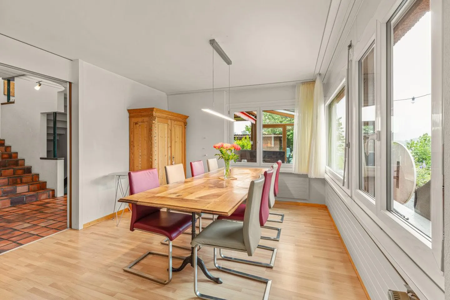 Ampia casa unifamiliare con fascino e vista in una zona residenziale privilegiata - Foto 7 di 14