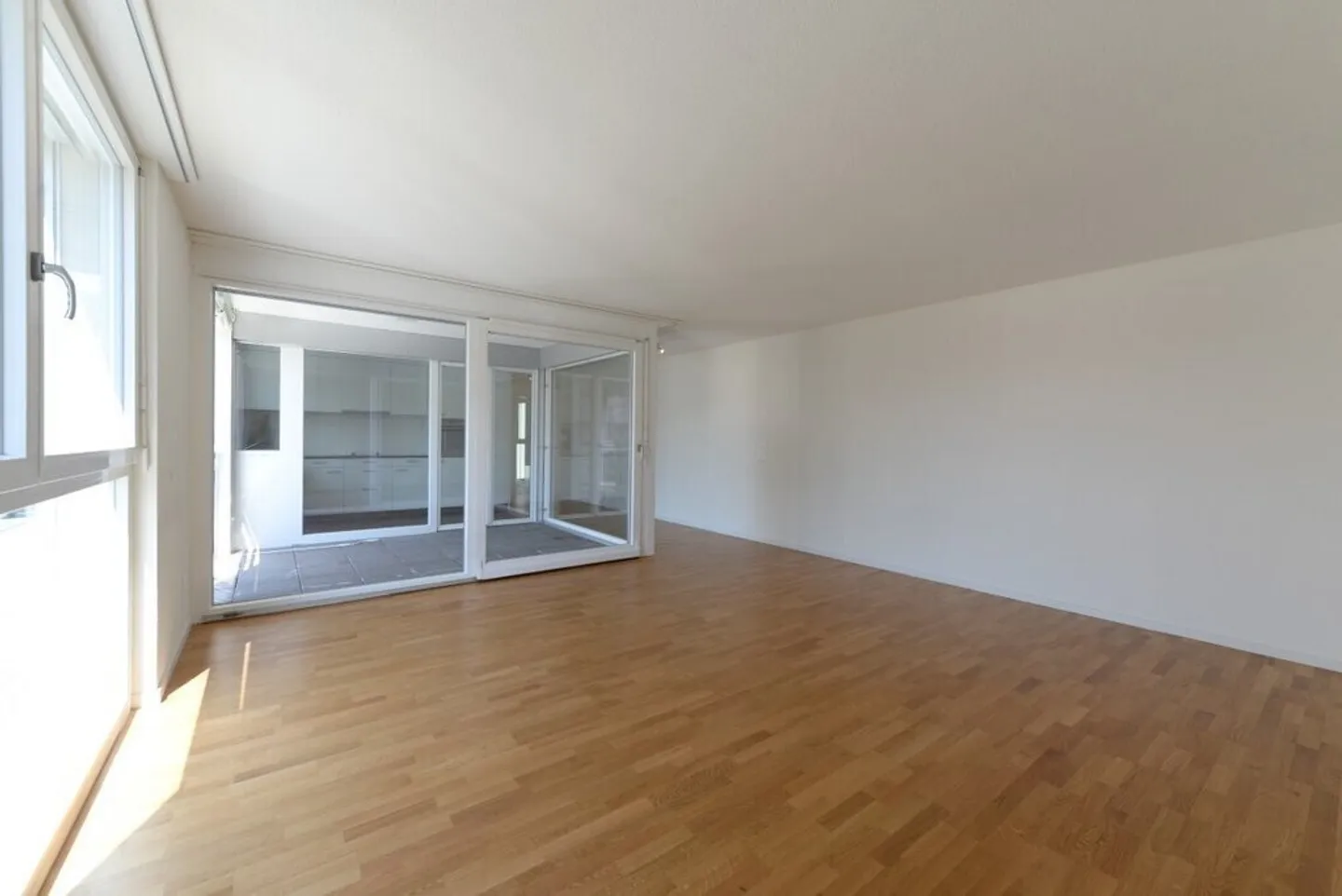 Apartment for rent - Photo 4 of 9