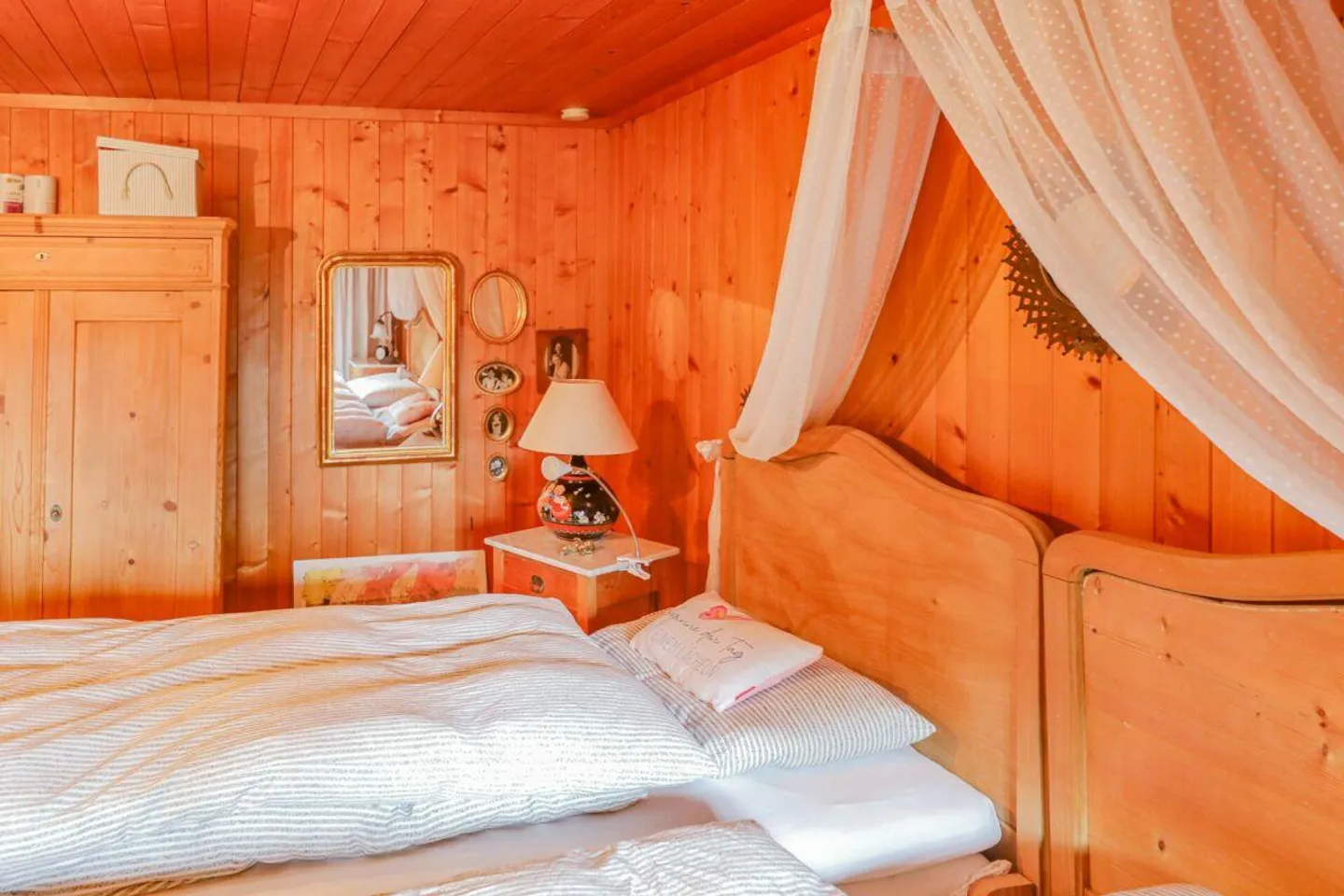 Gemütliches Chalet mit grosszügigem Umschwung und wunderschönem Ausblick - Foto 3 von 11